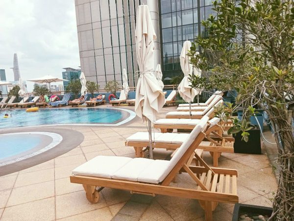 Giường tắm nắng